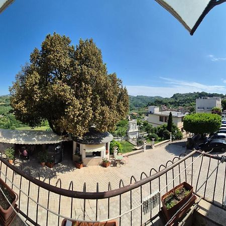 Appartement La Casa In Piazza à Toffia Extérieur photo