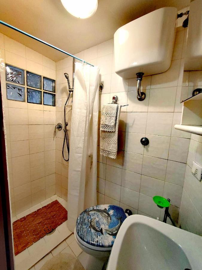 Appartement La Casa In Piazza à Toffia Extérieur photo