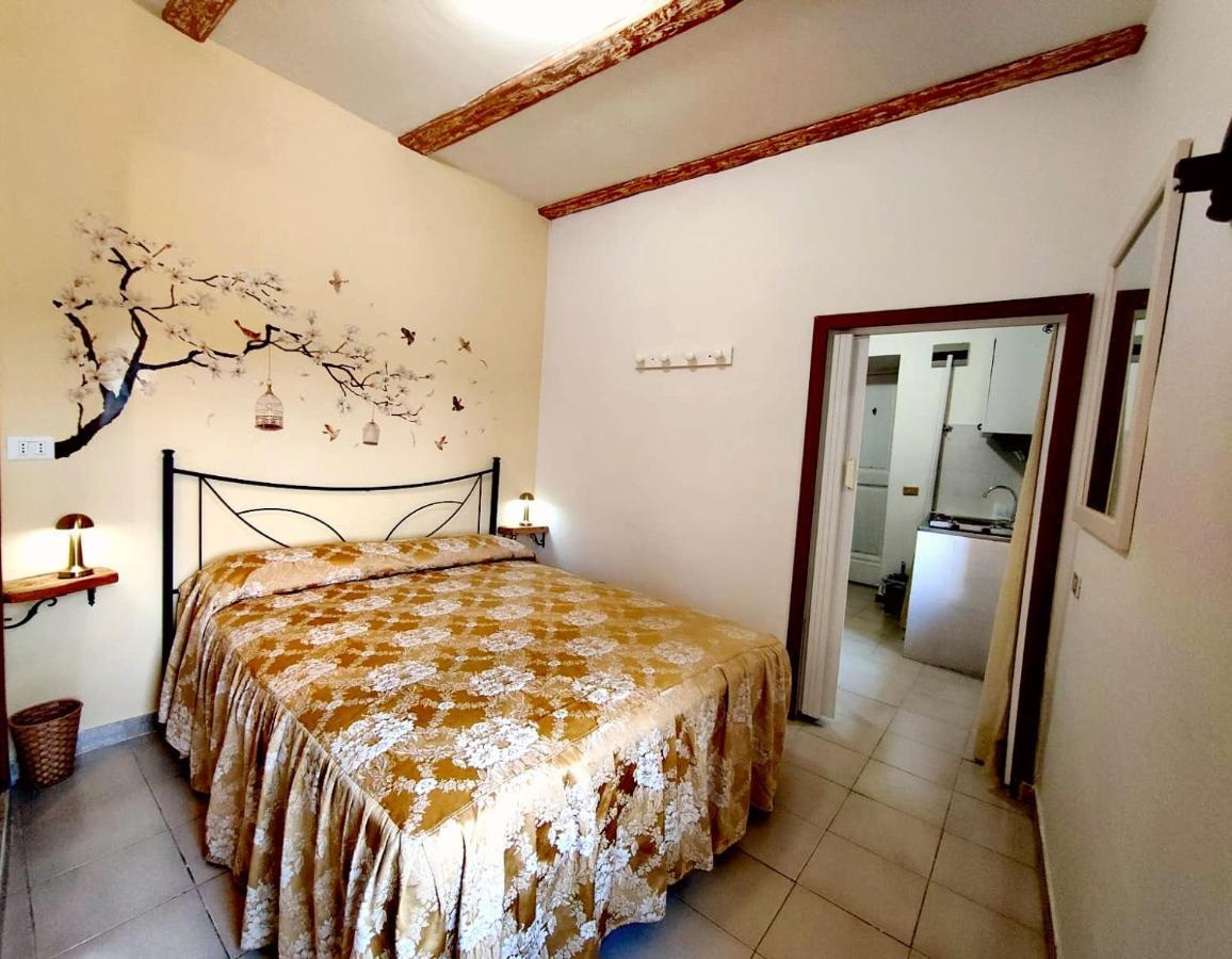Appartement La Casa In Piazza à Toffia Extérieur photo