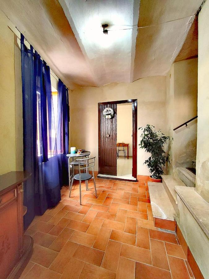 Appartement La Casa In Piazza à Toffia Extérieur photo