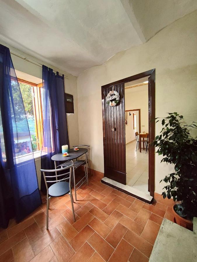 Appartement La Casa In Piazza à Toffia Extérieur photo