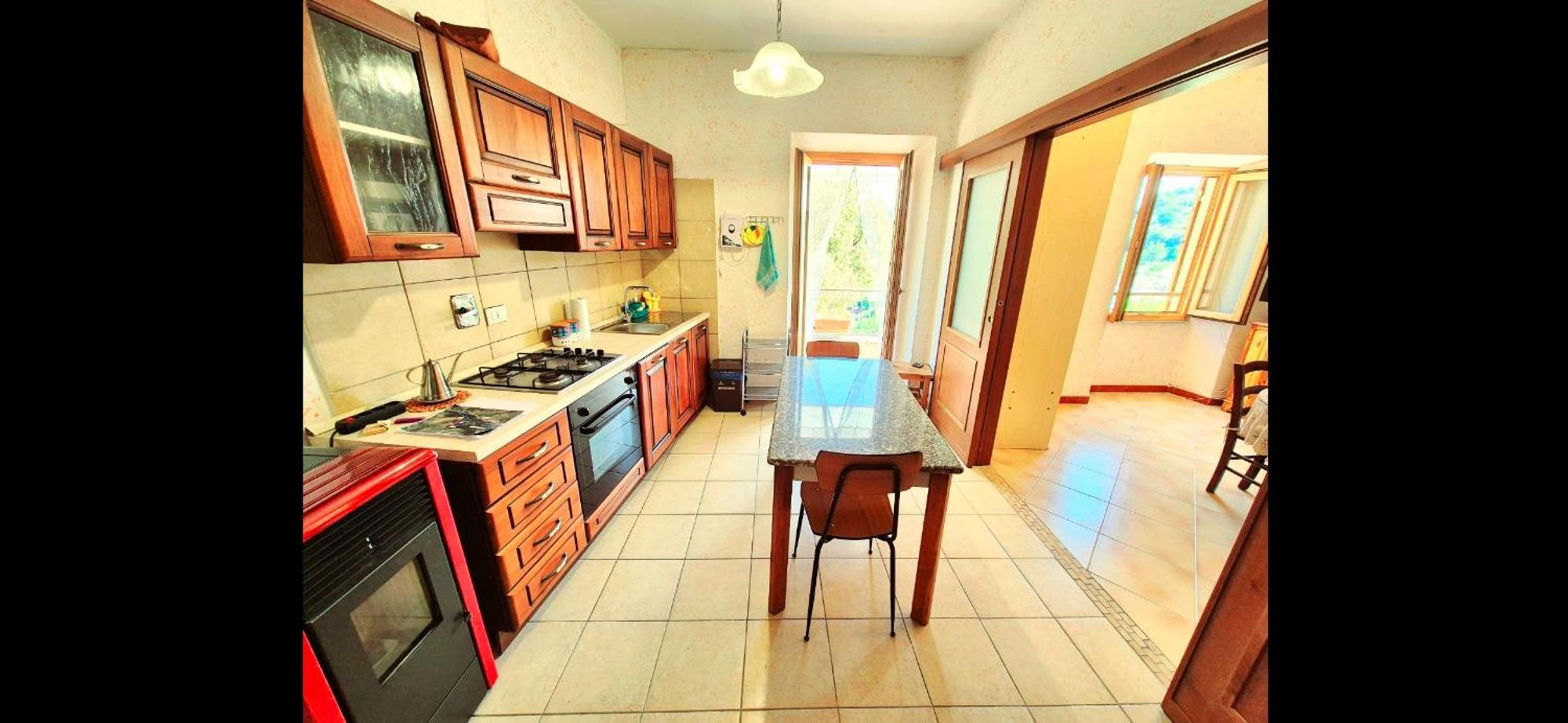 Appartement La Casa In Piazza à Toffia Extérieur photo