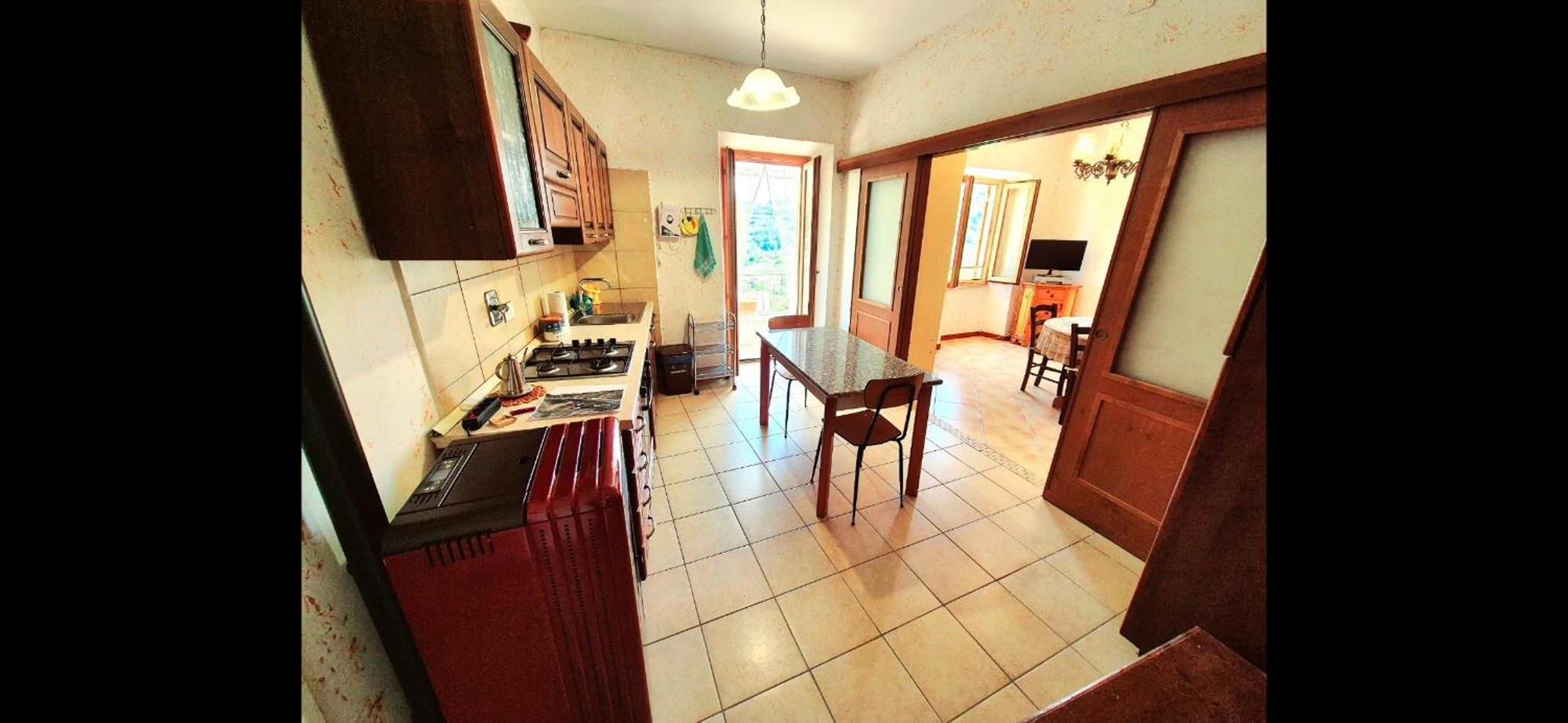 Appartement La Casa In Piazza à Toffia Extérieur photo
