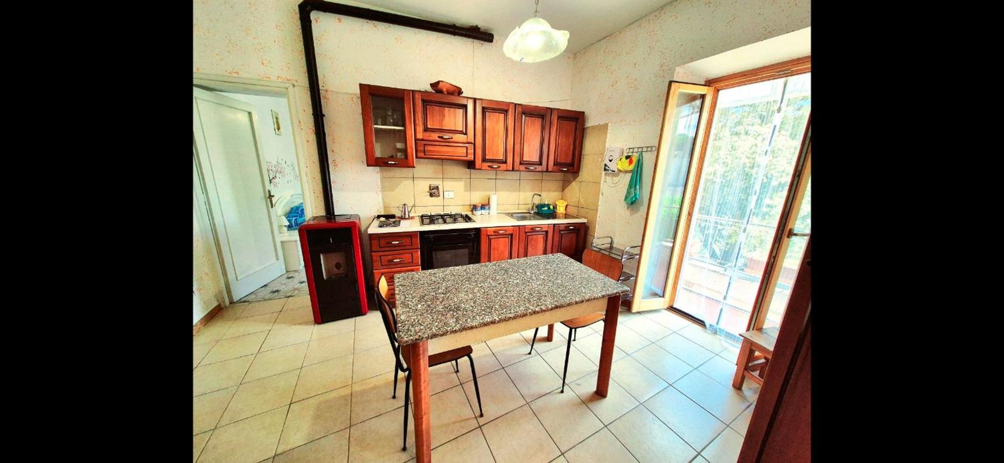 Appartement La Casa In Piazza à Toffia Extérieur photo